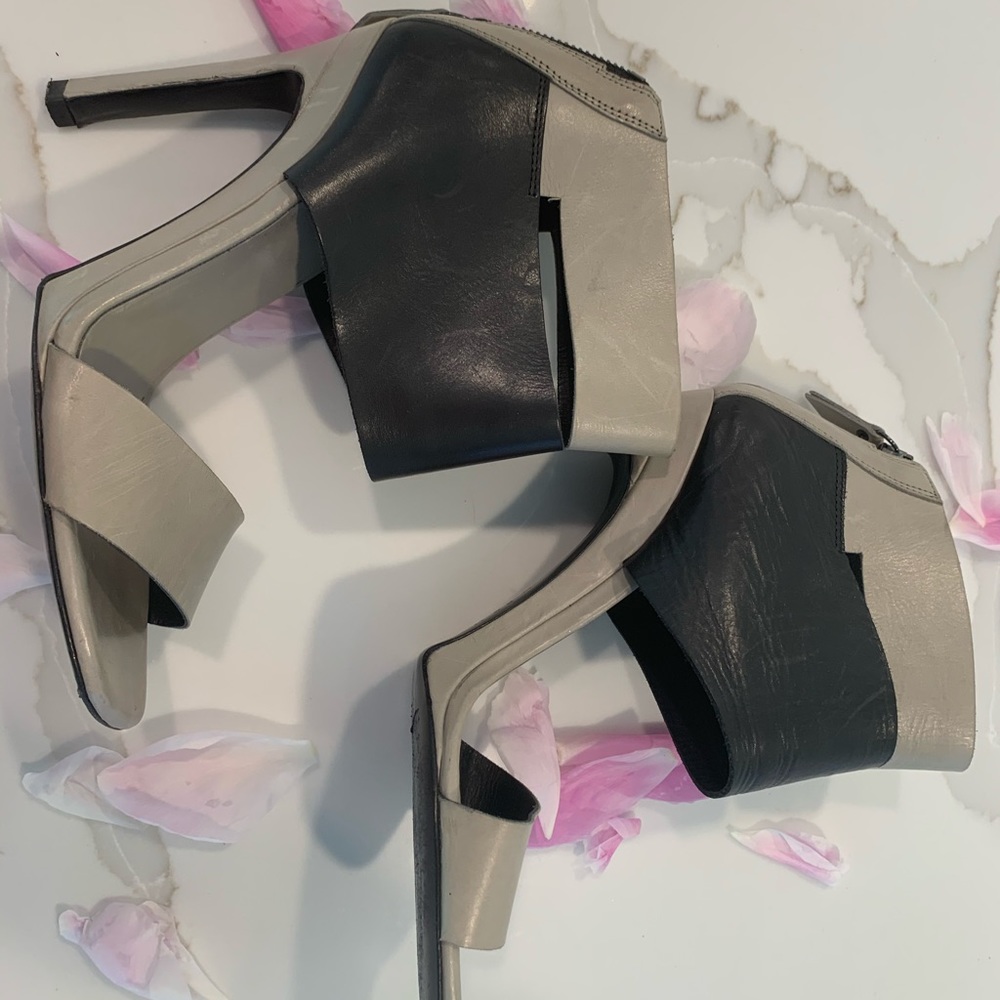 Vic Matiē thick strap heels